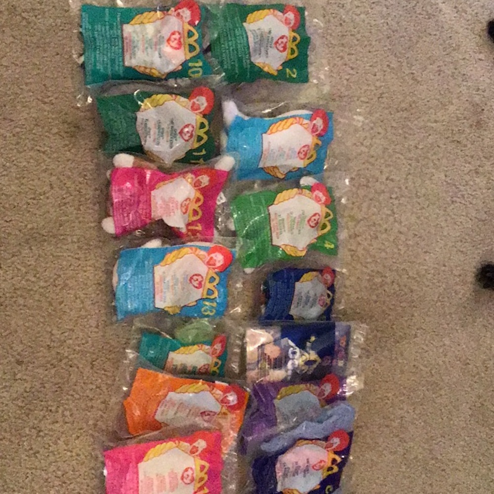 NEW IN BAGSs set of 16 Teenie beanie babies